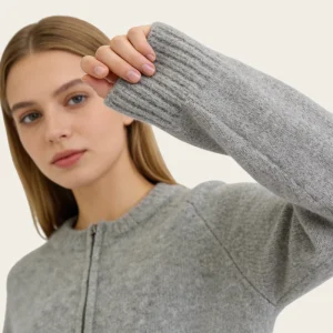 AJB Custom Logo Ladies Zip Cardigan Polyester Nylon Blend Round Neck Long Sleeve Solid Color Loose Fit Casual Sweater Supplier