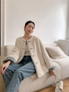 Chinese Style Velvet Mink Fur Women’s Whole Coat Imitation Mink Fur Short O-Neck Winter Polka Dot Anti-Wrinkle