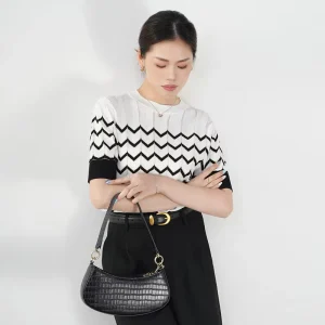 Classic Minimalist Light Luxury Women’s Summer Short-Sleeved T-Shirt Cool Wave Stripe Knitwear Casual Neck Top Made Thin Ice