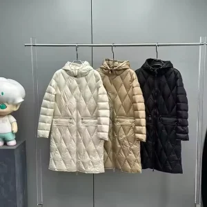 Custom High Quality Casual Trend Classic Winter Warm Jacket with Hood and Waist Sewn Zipper Closed Women’s Down Jackets