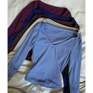 Custom Women’s Casual Autumn Eco-Friendly V-Neck Long Sleeve Knitted Tops & Blouses