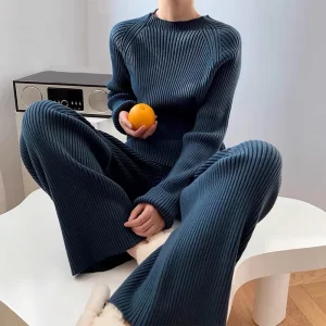 Customized Designer Winter Women’s Knitwear Set Cotton Blend Two Piece Sweater Ensemble for Fashionable Females