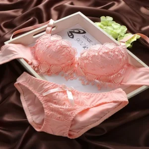 Cute and Sexy Lace Women’s Underwear Gathering Comfortable Bra Set