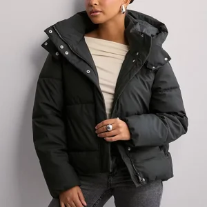 Latest Design Women’s Short Jackets High Quality Custom Winter Zipper Down Jacket for Women