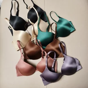 Low Price Sale of Solid Color European and American Seamless Comfortable Smooth Surface Women’s Bra Sexy Gathering Underwear