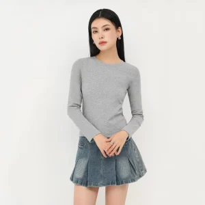Manufacturer Ultra Soft Textured Round Neck Slim Fit Long Sleeve Simple Design Women’s T Shirt