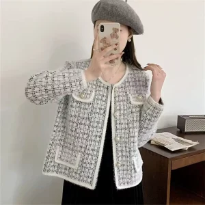 New Fashionable Women’s Knitted Crew Neck Plaid Cardigan for Women Autumn winter Long Sleeves Fleece Coat Warm Sweater