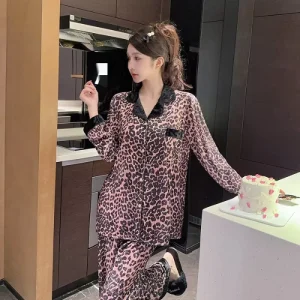 ODM High Quality Velvet Women’s Sleepwear Set Elegant New Gold Diamond Fleece Home Clothing Soft Light Winter Leopard Modal