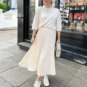 OEM Dress Manufacturer Custom Skirt and Sweater Outfit Winter Ladies Women’s Casual Knit Pleated Sweater Skirt for Women