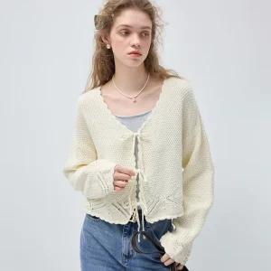 Reinforced Hem Durable Non-fraying Skin-safe Finish Comfortable Scalloped V-neck Slims Neck Cardigan