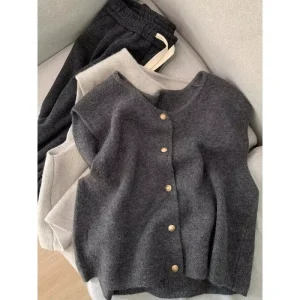 Spring New Fashion Elegance Temperament Casual Metal Button Solid Color Knitted Women’s Sweater