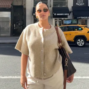Spring and Autumn Women’s Casual Vacation Fashion Hundred Solid Color Loose Round Neck Short Sleeve Button Cardigan Sweater