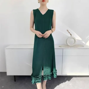 Summer Casual V-Neck Sleeveless Mid-Length Pleated Polyester Tank Dress Women’s Lace Niche Design Led Loose Waist