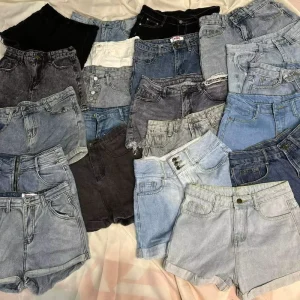 Used Women’s Denim Shorts Jean Shorts Women Apparel Stock Ukay Bales