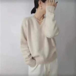 V neck 100% Wool Solid Sweater For Women Thickened Loose And Casual Style