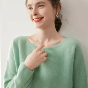 Versatile cashmere sweater women’s pullover top loose-fit knitwear lazy style seamless crew neck new arrivals boat neck