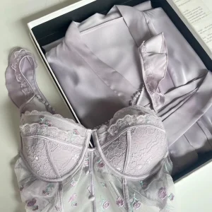 Women’s Breathable Satin Pajamas Casual Knee Length Sleepwear with Smooth Feature for Spring Summer Autumn Seasons