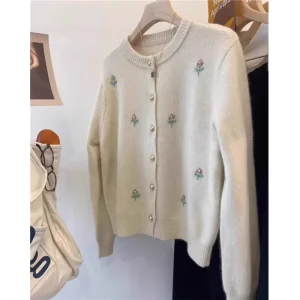 Women’s Casual White Knitted Cardigan Coat with Front Logo and Flower Decoration for Spring