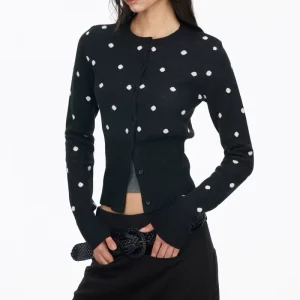 Women’s Long Sleeve Cardigan Wool Tops Jerseys Knitwear with Button Decoration Winter Clothing