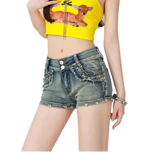 Women’s Low Waisted Denim Shorts Vintage Washed Frayed Pocket Details Casual Slim Fit Summer Shorts Fashionable Daily Wear