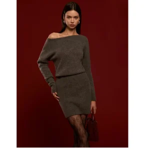 Women’s Personalized Off the Shoulder Long Sleeved Retro Solid Color Knitted Wool Dress for Autumn and Winter