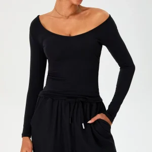 Women’s Scoop Neckline Yoga Crop Top Long Sleeve Active Four Way Stretch Breathable Quick Dry Lightweight Nylon Spandex Front