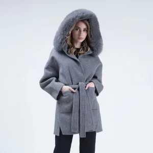 Women’s Winter Coat Luxurious Warm Overcoat for City and Holiday Outings Cashmere Trench with Detachable Fox Fur Hood
